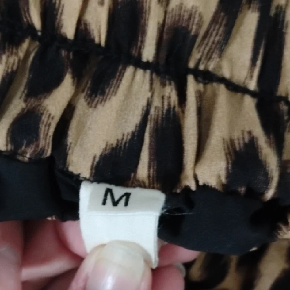 Leapord Pleated Skirt - Picture 2 of 2